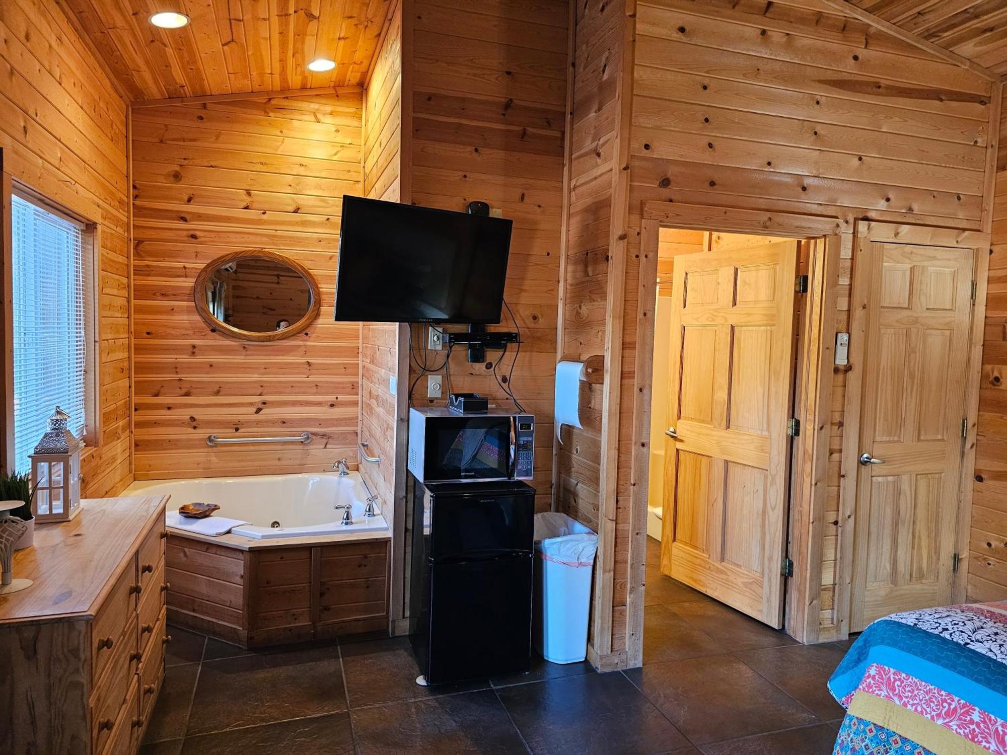 5 Min To Beaver Lake-King Bed-Fire Pit-Jetted Tub #4 Eureka Springs Exterior photo