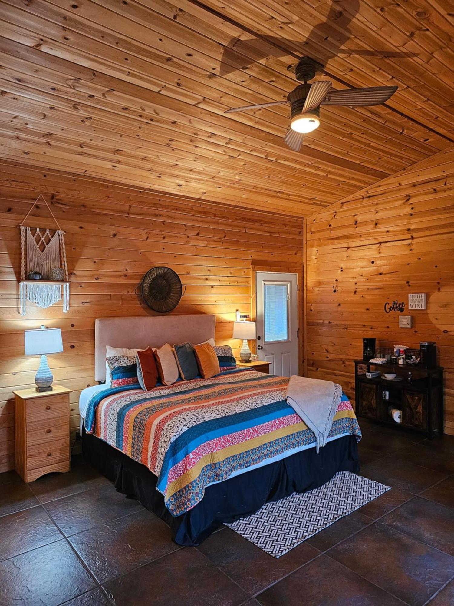 5 Min To Beaver Lake-King Bed-Fire Pit-Jetted Tub #4 Eureka Springs Exterior photo